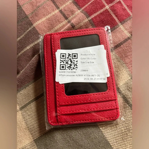 Halara Red Card Holder - Picture 2 of 2